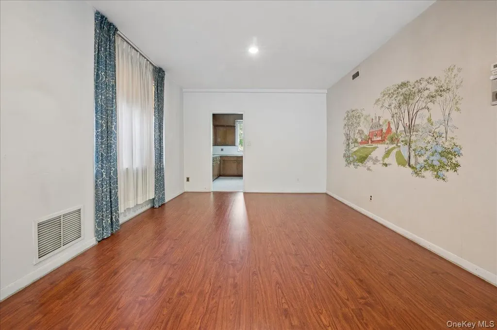 4534 Henry Hudson Parkway Bronx NY 10471