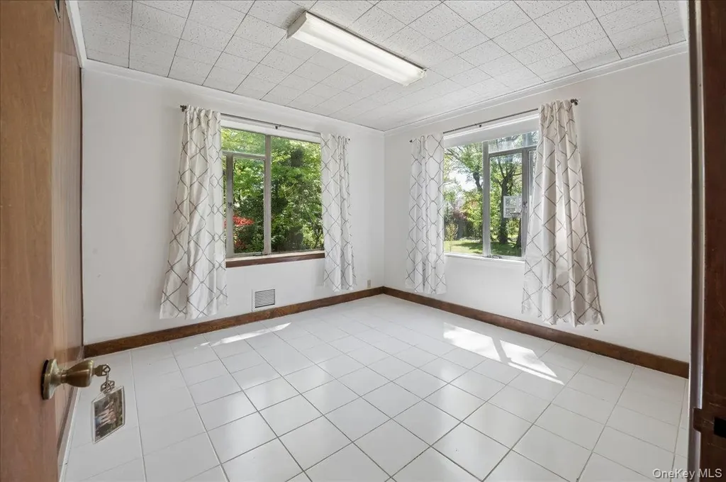 4534 Henry Hudson Parkway Bronx NY 10471
