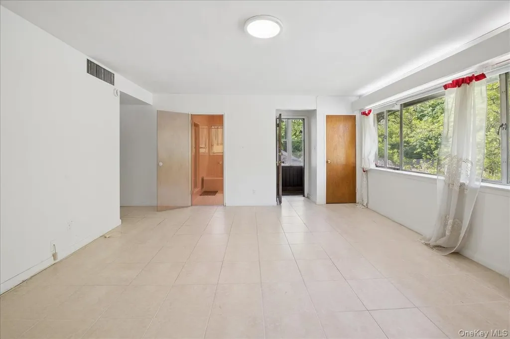4534 Henry Hudson Parkway Bronx NY 10471
