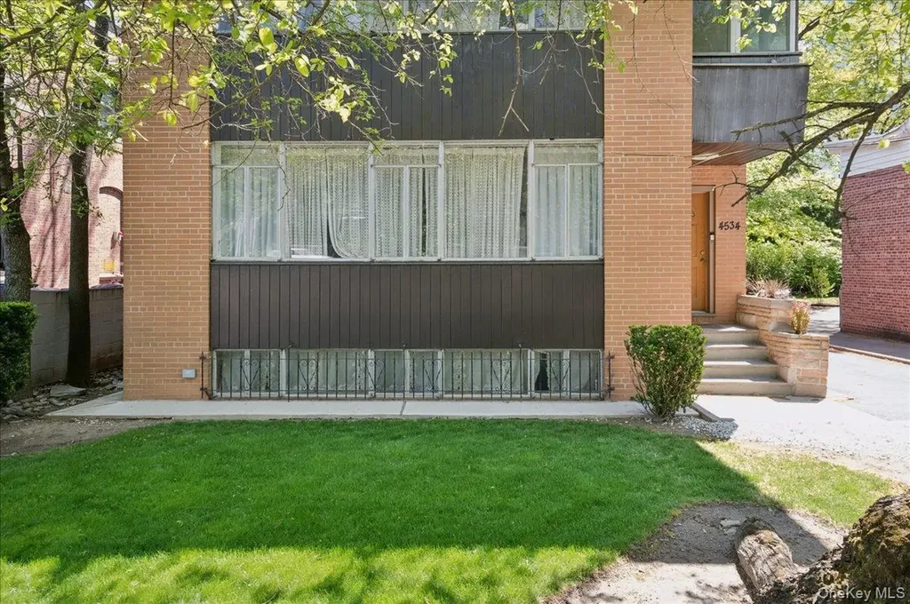4534 Henry Hudson Parkway Bronx NY 10471
