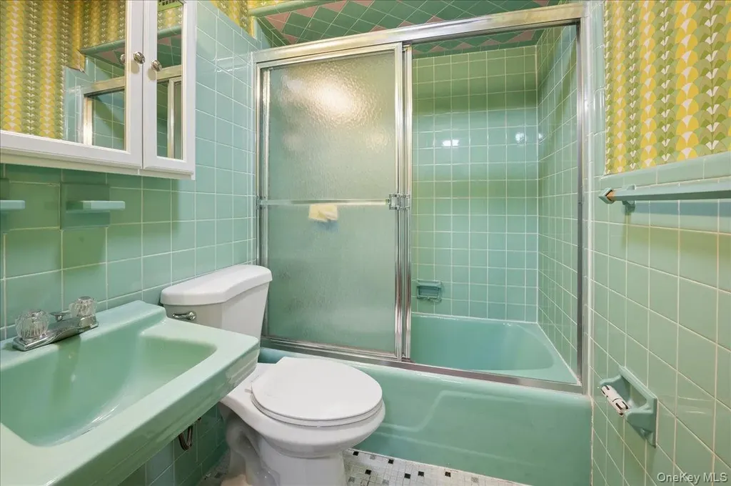 4534 Henry Hudson Parkway Bronx NY 10471
