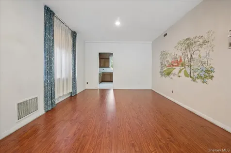 4534 Henry Hudson Parkway Bronx NY 10471