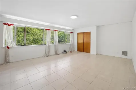 4534 Henry Hudson Parkway Bronx NY 10471