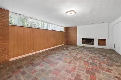 4534 Henry Hudson Parkway Bronx NY 10471