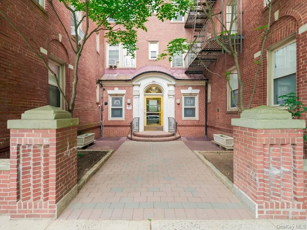 1560 E 18th Brooklyn NY 11230