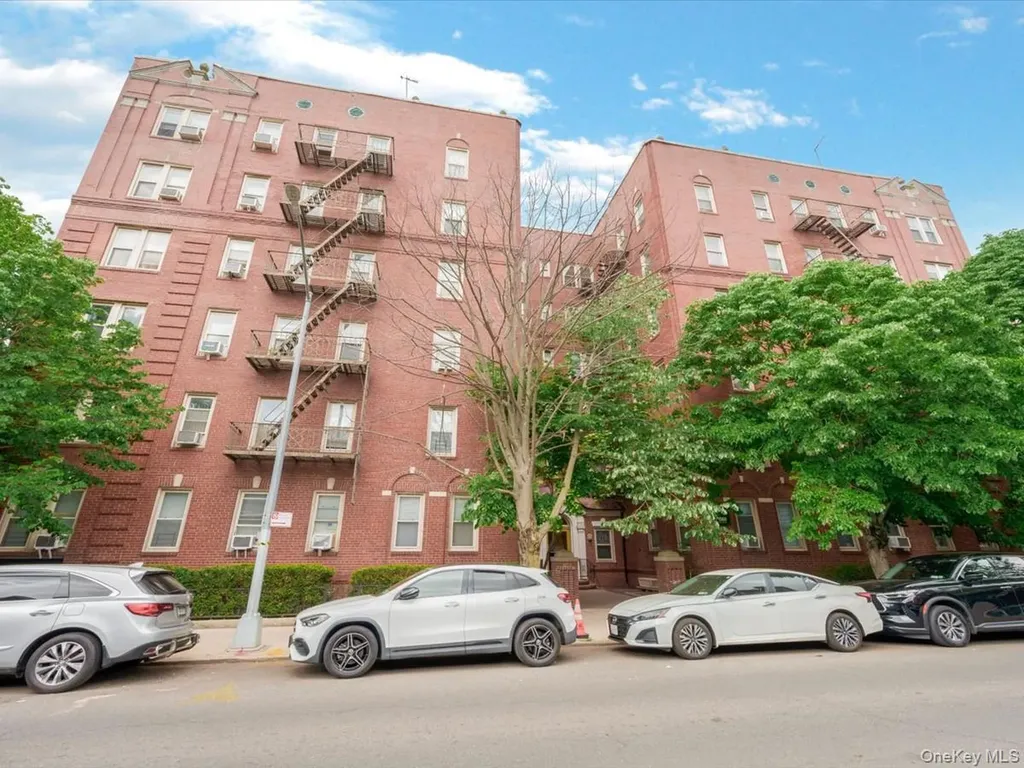 1560 E 18th Brooklyn NY 11230