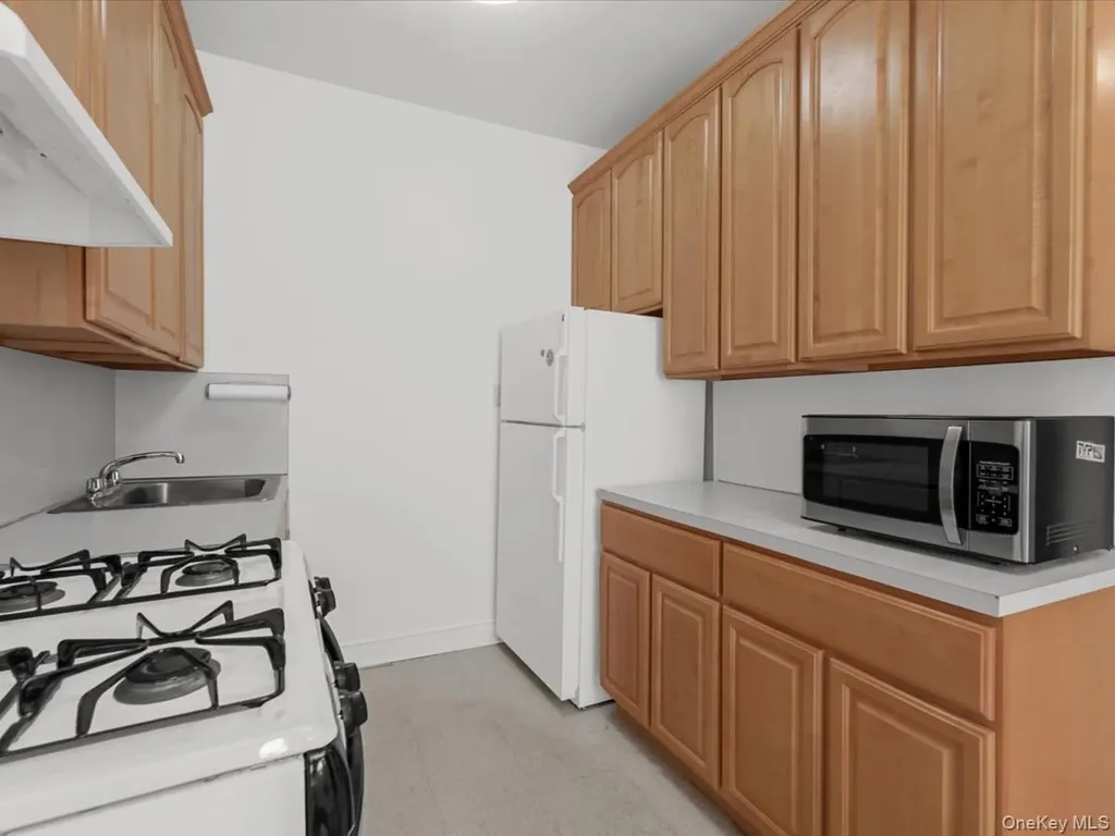 1560 E 18th Brooklyn NY 11230