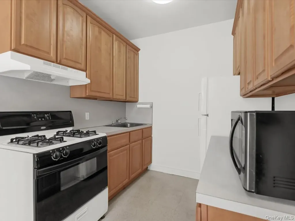 1560 E 18th Brooklyn NY 11230