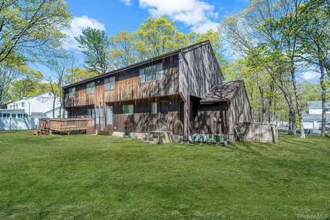 10 Lily Drive South Setauket NY 11720