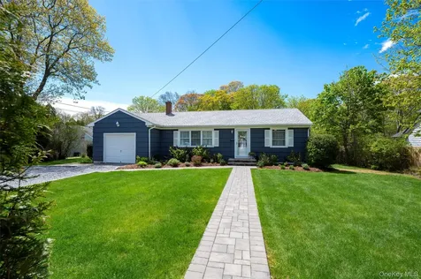 46 Red Bridge Road Center Moriches NY 11934