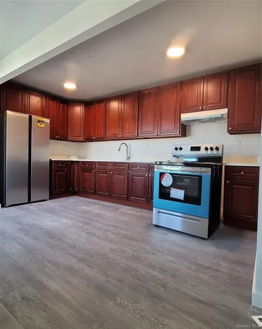 3550 Laconia Avenue Bronx NY 10469