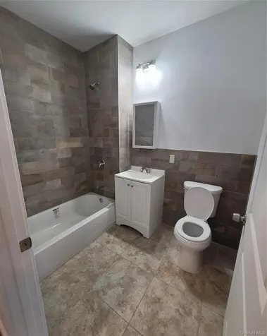 3550 Laconia Avenue Bronx NY 10469