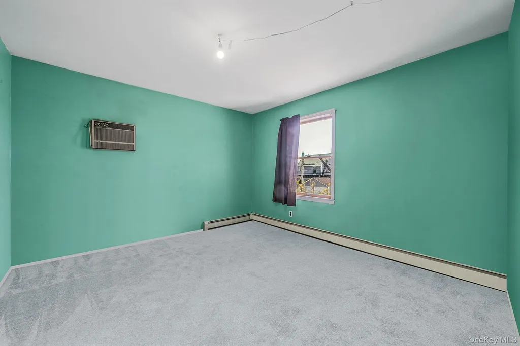 23 Evergreen Drive Lindenhurst NY 11757