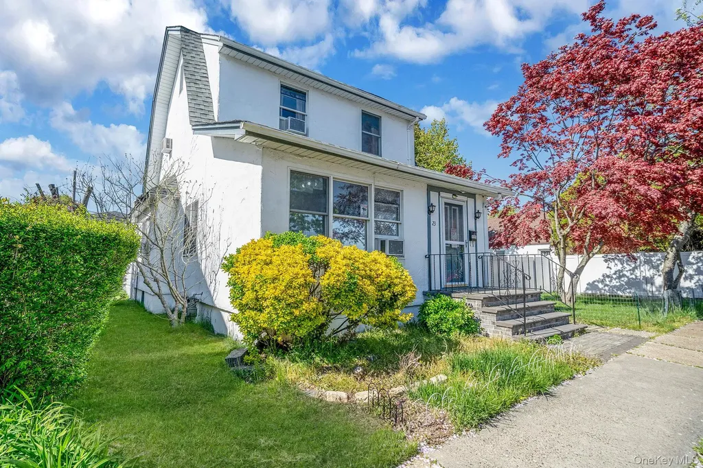 23 Evergreen Drive Lindenhurst NY 11757