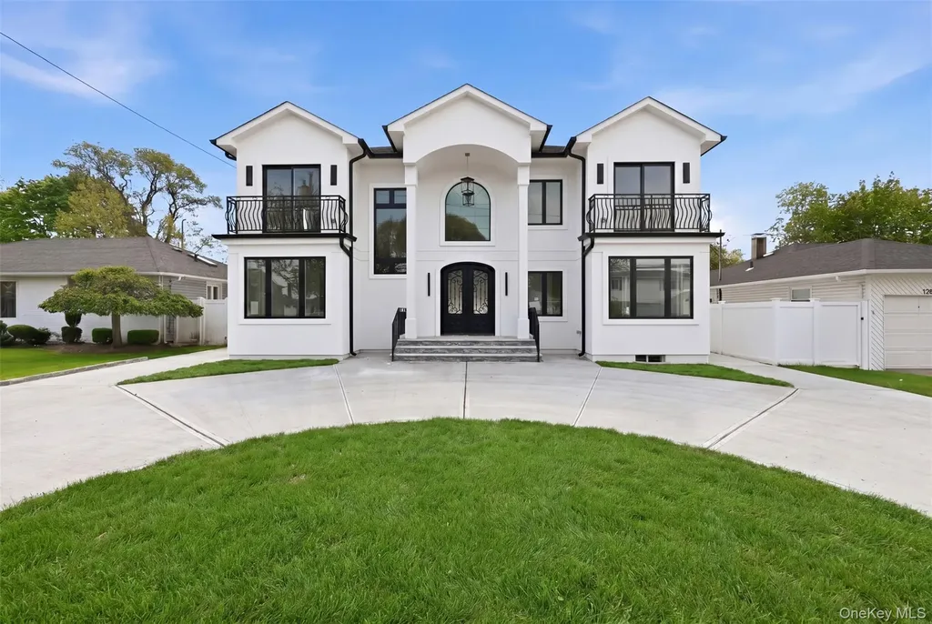 1275 Barry Drive S Valley Stream NY 11580