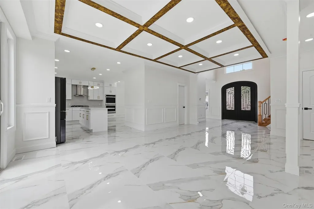 1275 Barry Drive S Valley Stream NY 11580