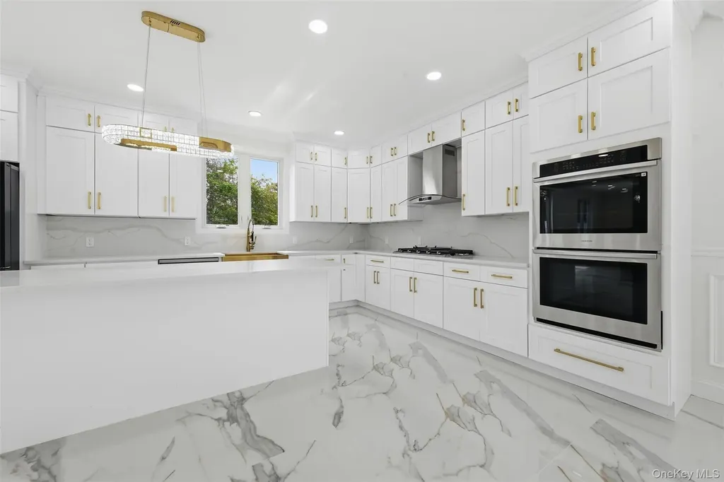 1275 Barry Drive S Valley Stream NY 11580