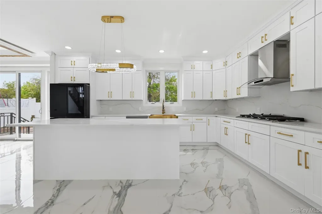 1275 Barry Drive S Valley Stream NY 11580
