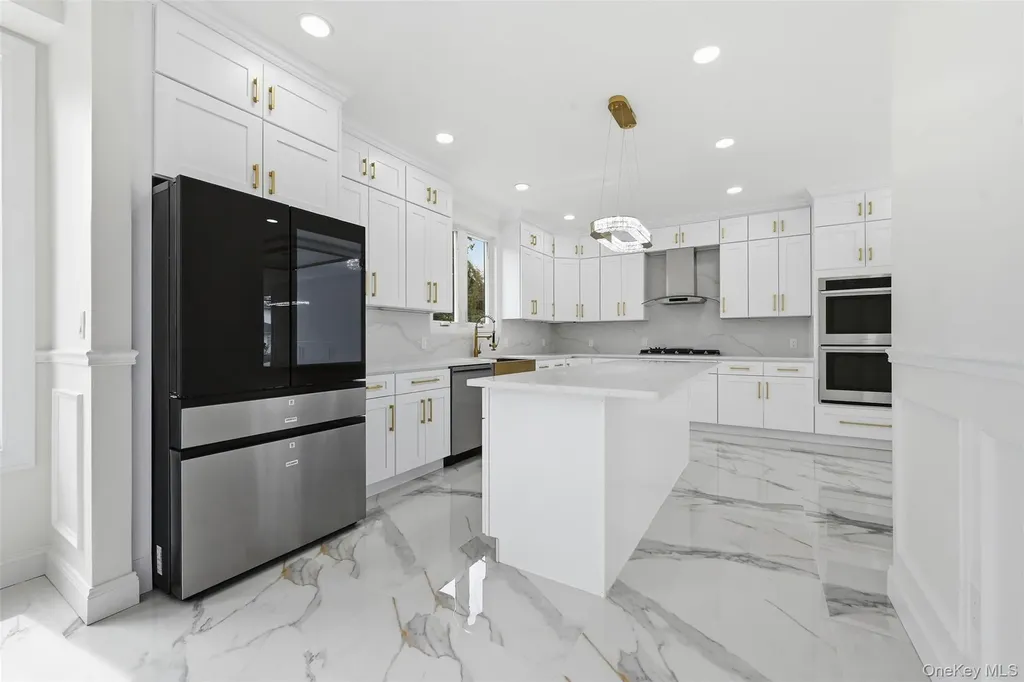 1275 Barry Drive S Valley Stream NY 11580