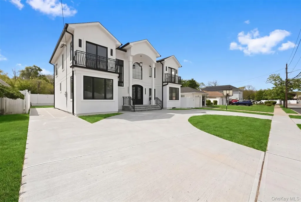 1275 Barry Drive S Valley Stream NY 11580