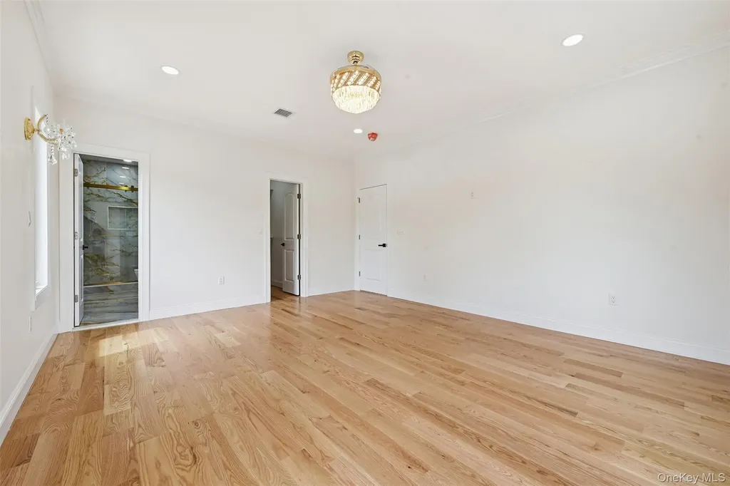 1275 Barry Drive S Valley Stream NY 11580
