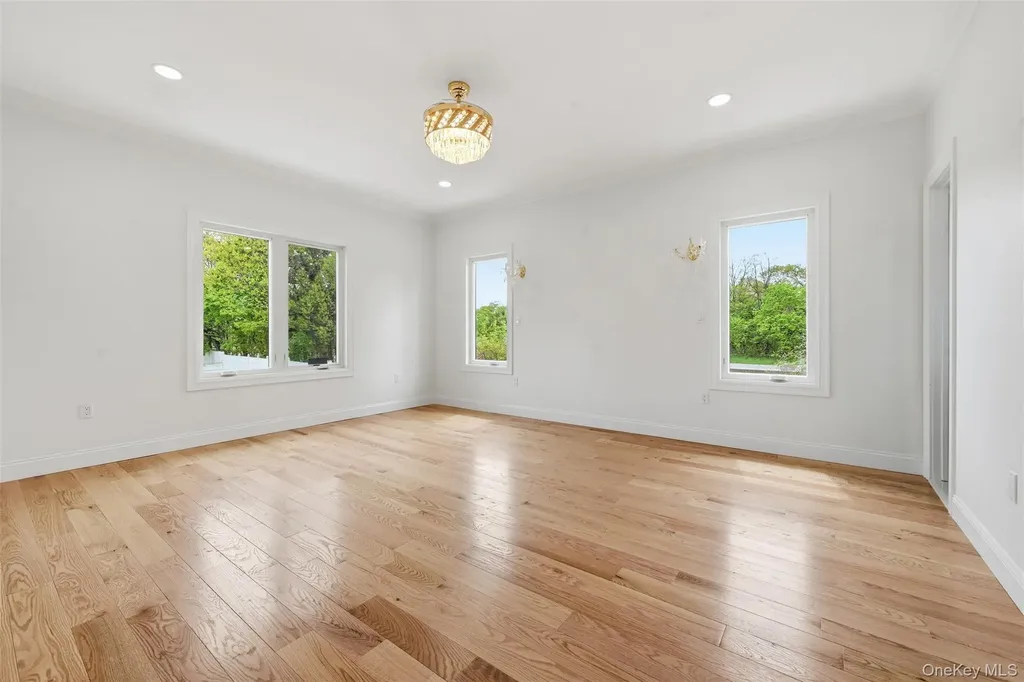 1275 Barry Drive S Valley Stream NY 11580