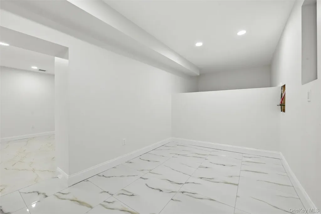 1275 Barry Drive S Valley Stream NY 11580
