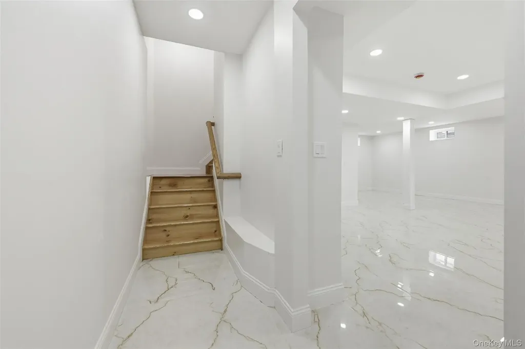 1275 Barry Drive S Valley Stream NY 11580