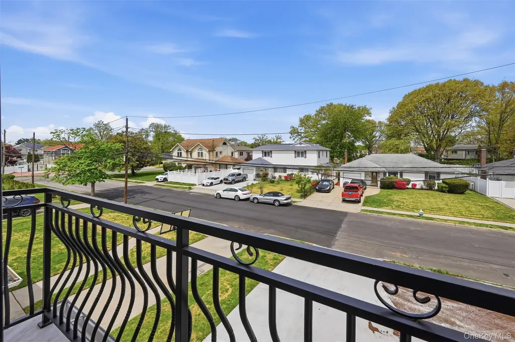 1275 Barry Drive S Valley Stream NY 11580