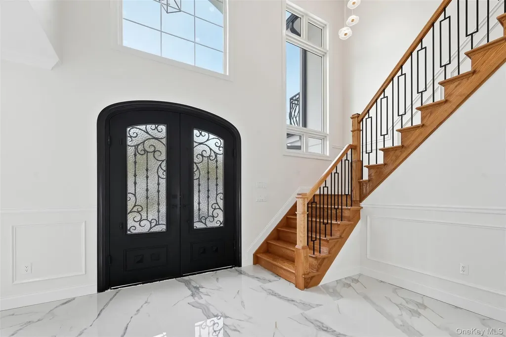 1275 Barry Drive S Valley Stream NY 11580