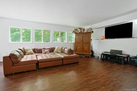 28 Sycamore Lane Irvington NY 10533