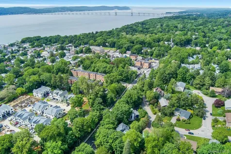 28 Sycamore Lane Irvington NY 10533