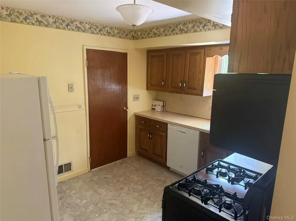 18 Greene Road Spring Valley NY 10977