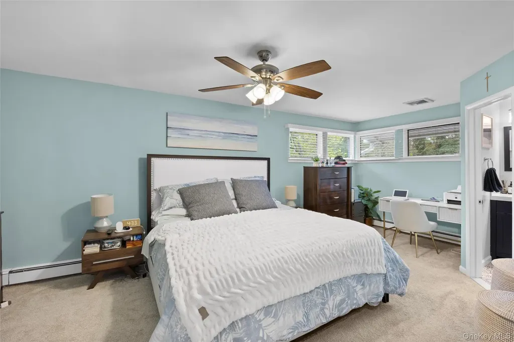10 Oak Brook Lane Merrick NY 11566