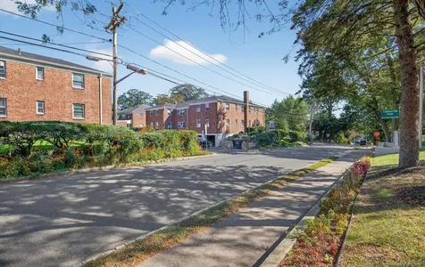 28 Linden Street Great Neck NY 11021
