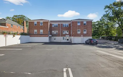 28 Linden Street Great Neck NY 11021