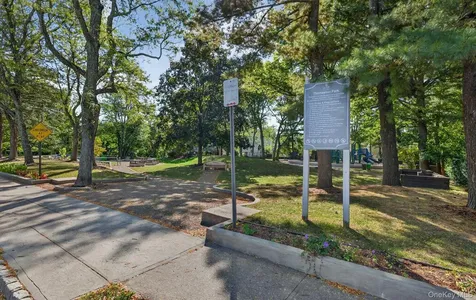 28 Linden Street Great Neck NY 11021