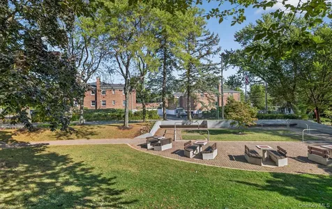 28 Linden Street Great Neck NY 11021