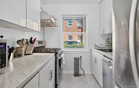 28 Linden Street Great Neck NY 11021
