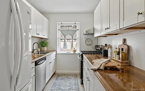 28 Linden Street Great Neck NY 11021