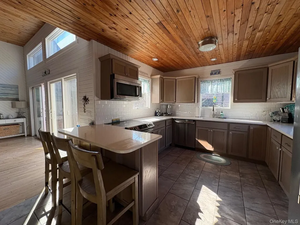 431 Dehnhoff Walk Ocean Beach NY 11770