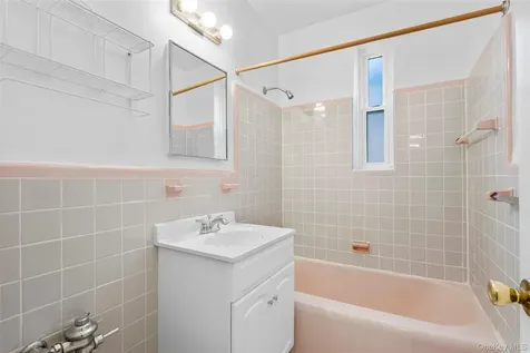 101 Old Mamaroneck Road White Plains NY 10605