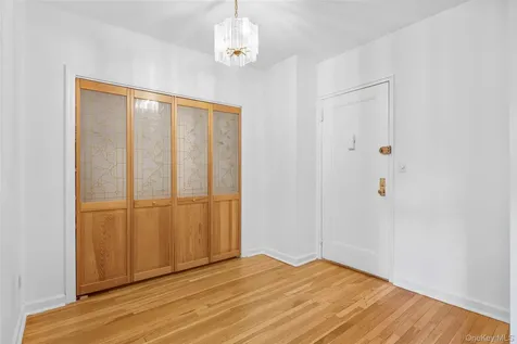 101 Old Mamaroneck Road White Plains NY 10605