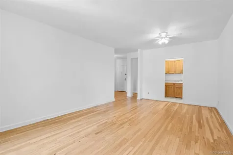 101 Old Mamaroneck Road White Plains NY 10605