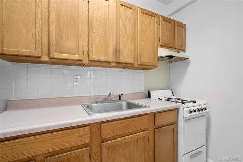 101 Old Mamaroneck Road White Plains NY 10605