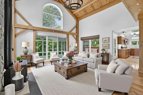 37 Hollowbrook Lane Cortlandt Manor NY 10567