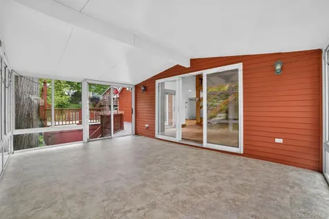 37 Hollowbrook Lane Cortlandt Manor NY 10567