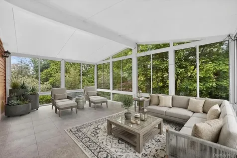 37 Hollowbrook Lane Cortlandt Manor NY 10567