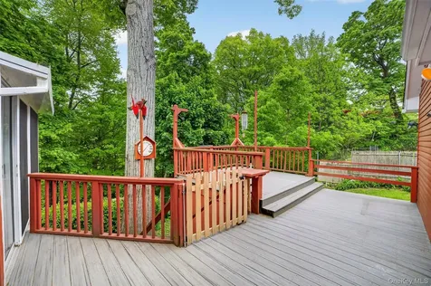 37 Hollowbrook Lane Cortlandt Manor NY 10567