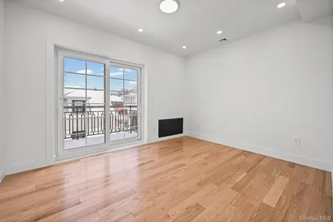 32-35 164th Street Flushing NY 11358